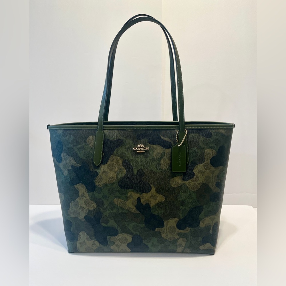 **Bag WITH Insert**
Coach Camo City Tote Bag (WITH) insert organizer.
